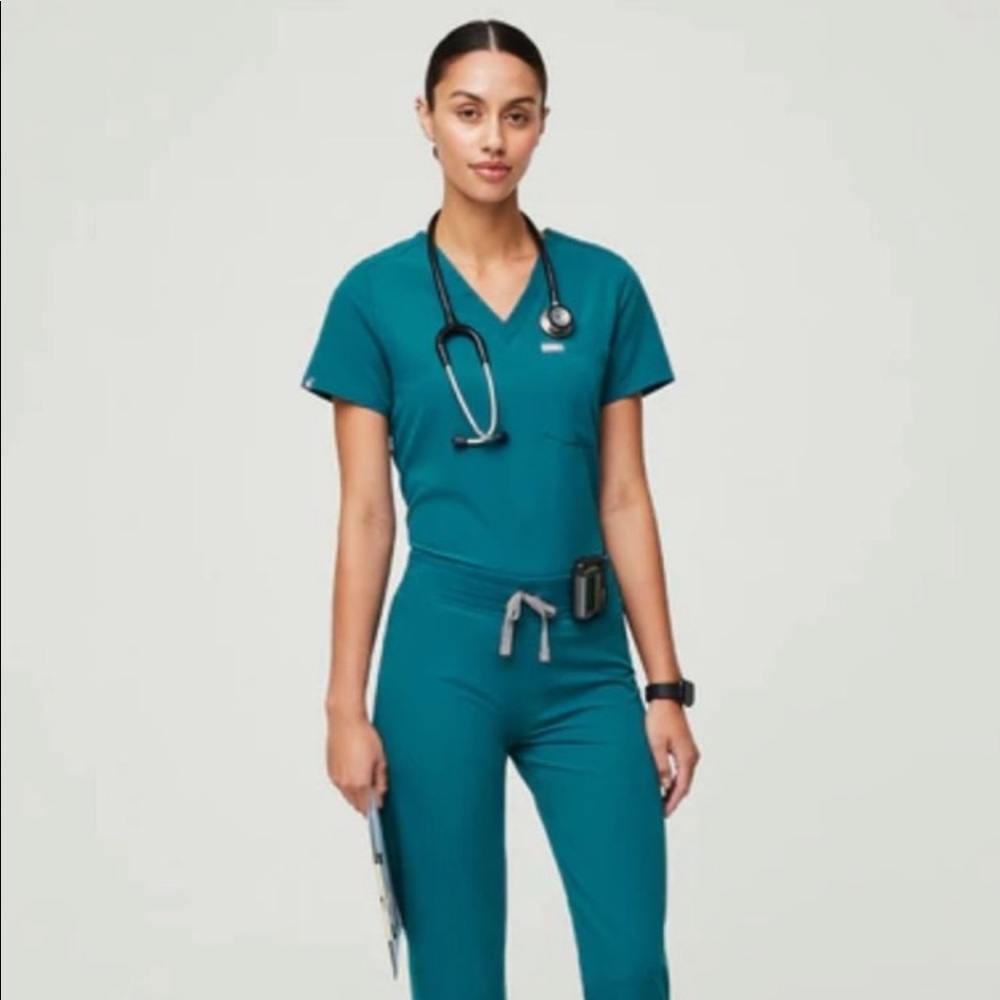 Figs Scrubs, Pacific Blue color. XS top & S pants.
